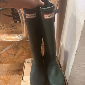 Hunter Dark Green Waterproof Boots lightly used no original box. Size 9